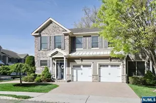802 Whitney Ln, Allendale, NJ 07401 - Photo 2