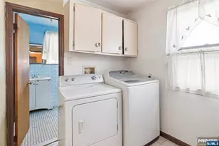 375 Westervelt Pl, Lodi, NJ 07644 - Photo 10