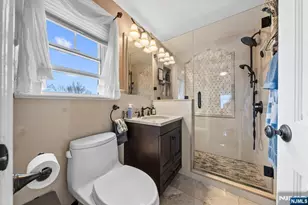17 Burlington Rd, Clifton, NJ 07012 - Photo 14