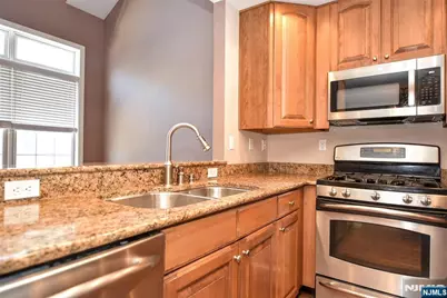 12 Debruyle Court 806 #806, Hawthorne, NJ 07506 - Photo 8