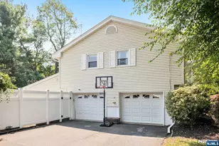 440 Yuhas Dr, Paramus, NJ 07652 - Photo 26
