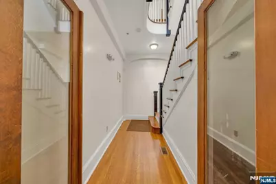 60 Hawthorne Avenue, East Orange, NJ 07018 - Photo 18