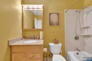 60 Hawthorne Ave, East Orange, NJ 07018 - Photo 16