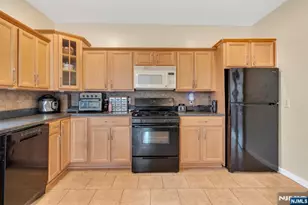 60 Hawthorne Ave, East Orange, NJ 07018 - Photo 24