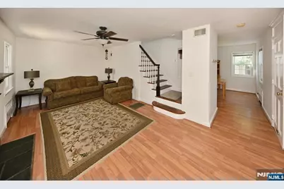 138 E Magnolia Avenue, Maywood, NJ 07607 - Photo 4