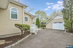 520 Hamilton Ave, Hasbrouck Heights, NJ 07604 - Photo 2