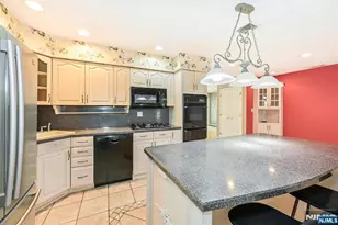 520 Hamilton Ave, Hasbrouck Heights, NJ 07604 - Photo 10