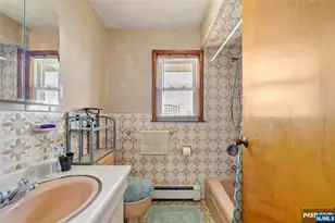 452 Commercial Ave, Cliffside Park, NJ 07010 - Photo 14