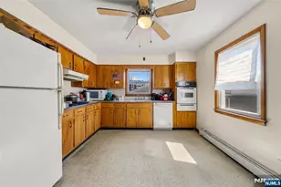 452 Commercial Ave, Cliffside Park, NJ 07010 - Photo 18