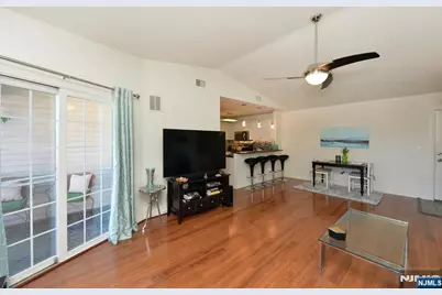20 Parkside Court, Wayne, NJ 07470 - Photo 4