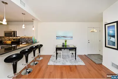 20 Parkside Court, Wayne, NJ 07470 - Photo 6