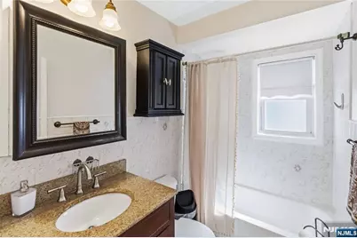 569 Linden Avenue, Teaneck Township, NJ 07666 - Photo 18