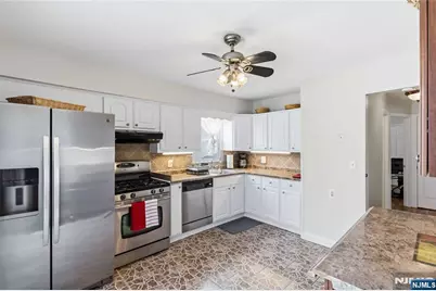 569 Linden Avenue, Teaneck Township, NJ 07666 - Photo 14