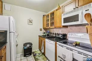 111 Mulberry Street 2-V, Newark, NJ 07102 - Photo 10