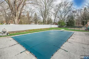 8 Cypress Ct, Fairfield, NJ 07004 - Photo 30