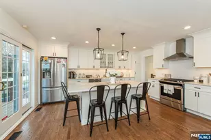 8 Cypress Ct, Fairfield, NJ 07004 - Photo 10