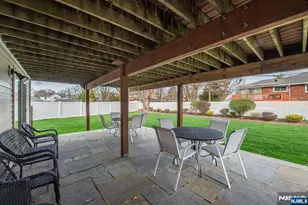 8 Cypress Ct, Fairfield, NJ 07004 - Photo 28