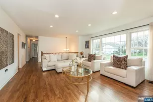 8 Cypress Ct, Fairfield, NJ 07004 - Photo 12
