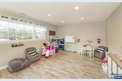 8 Cypress Court, Fairfield, NJ 07004 - Photo 24