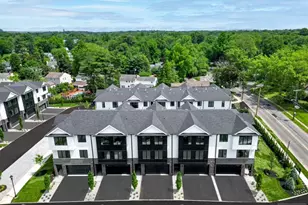 28 Skye Dr, Paramus, NJ 07652 - Photo 2