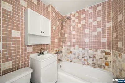 539 Bergen Boulevard, Ridgefield, NJ 07657 - Photo 12