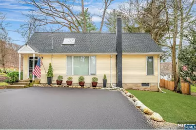 3 Redmans Drive, Jefferson Township, NJ 07438 - Photo 2