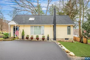3 Redmans Dr, Jefferson Township, NJ 07438 - Photo 2