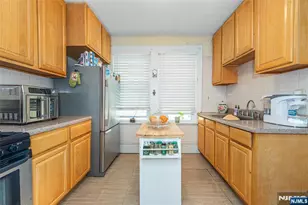 32 Irving St, Montclair, NJ 07042 - Photo 10