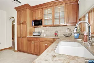 223 Linda Vista Ave, North Haledon, NJ 07508 - Photo 18
