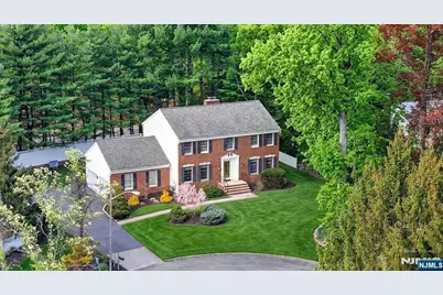 18 Stonewall Court, Mahwah, NJ 07430 - Photo 1