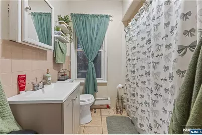 160 Burgess Place, Passaic, NJ 07055 - Photo 8