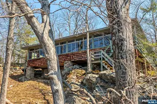 27 Middle Rd, Bloomingdale, NJ 07420 - Photo 36