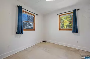 27 Middle Rd, Bloomingdale, NJ 07420 - Photo 20