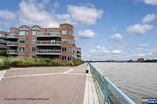 404 Jefferson Ct Ph4, Edgewater, NJ 07020 - Photo 2