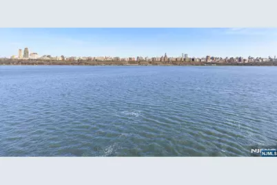 404 Jefferson Court Ph4 #PH4, Edgewater, NJ 07020 - Photo 12