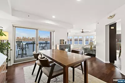 404 Jefferson Court Ph4 #PH4, Edgewater, NJ 07020 - Photo 4