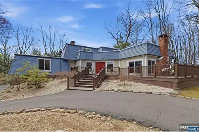 947 Franklin Lake Road, Franklin Lakes, NJ 07417 - Photo 2