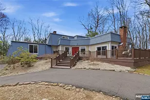 947 Franklin Lake Rd, Franklin Lakes, NJ 07417 - Photo 2