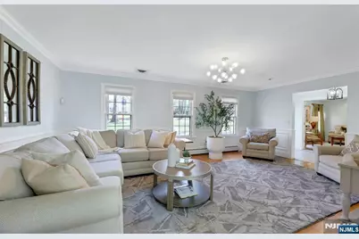 105 Apple Ridge Road, Woodcliff Lake, NJ 07677 - Photo 8