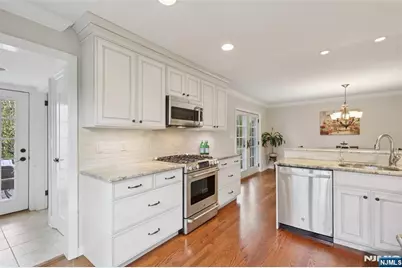 395 Frances Place, Wyckoff Township, NJ 07481 - Photo 10