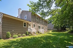 10 Robert Ct, Verona, NJ 07044 - Photo 20