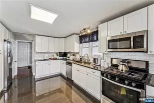 21 Ellington St, East Orange, NJ 07017 - Photo 8