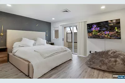 300 Gorge Road 36 #36, Cliffside Park, NJ 07010 - Photo 10