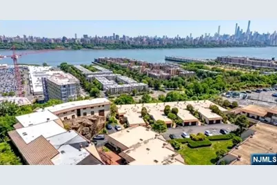 300 Gorge Road 36 #36, Cliffside Park, NJ 07010 - Photo 20