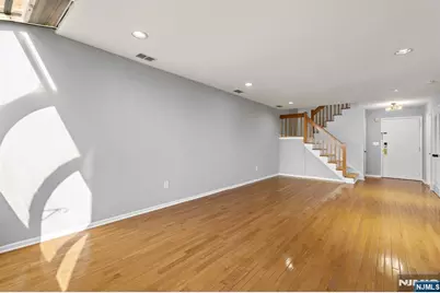 319 Gorge Road 6 #6, Cliffside Park, NJ 07010 - Photo 6