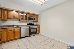 319 Gorge Road 6, Cliffside Park, NJ 07010 - Photo 8
