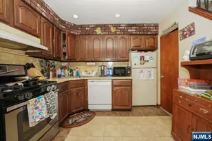 155 Rutherford Blvd, Clifton, NJ 07014 - Photo 8