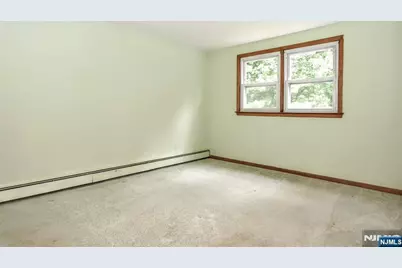 8 Royal Avenue, Hawthorne, NJ 07506 - Photo 26