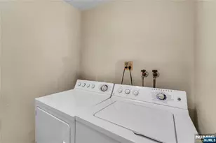 8C Cove Ln, North Bergen, NJ 07047 - Photo 20