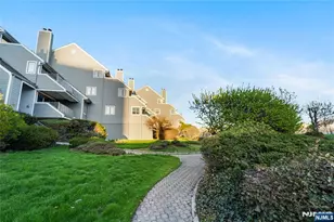 8C Cove Ln, North Bergen, NJ 07047 - Photo 26
